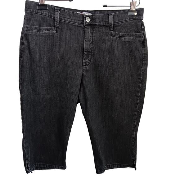 Lee Pants - Lee Classic Fit At The Waist Faded Black Denim Capris Size 16P